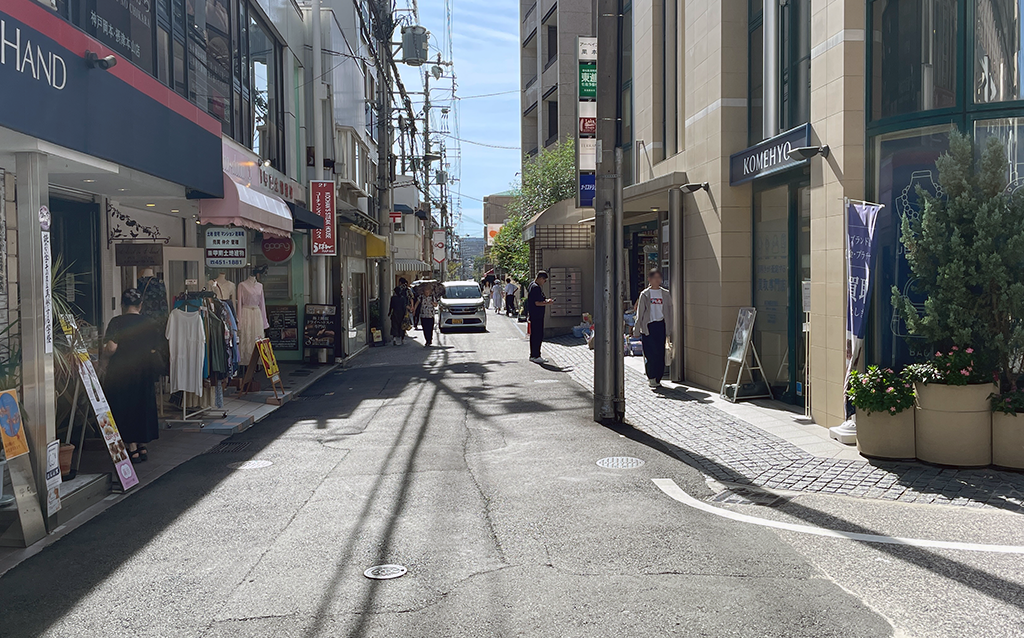 4）西方面に郵便局まで直進